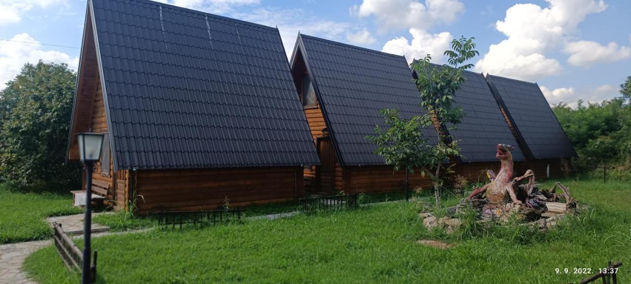 Lolini Bungalovi Novi Sad Exterior foto